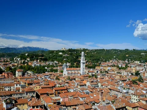 View from the Torre dei Lamberti, Verona Video stock 80722672