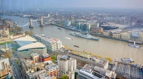 A view of Tower Bridge and the River Thames in London, UK. 스톡 사진