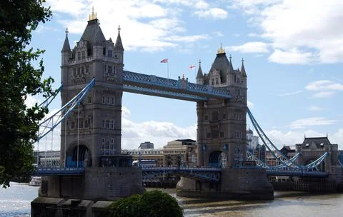 View of Tower Bridge on river Thames in London. England, UK Stock-Fotos