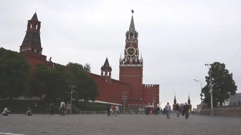 View of towers of the Kremlin and Red Square 스톡 동영상 69172702