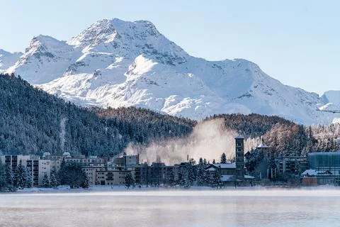 View of the town of St. Moritz during winter Foto stock