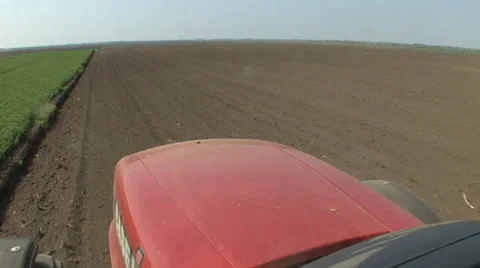 View from the tractor cabin on arable land Stock-Footage 39672792