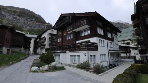 View of traditional alpine architecture in Zermatt, Switzerland. Video stock 342285252