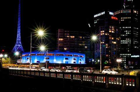 View of the traffic queue along the iconic Princes Bridge (St Kilda Road) Foto stock