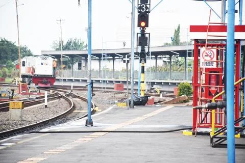 View of the train tracks at the train station, Semarang, Indonesia Stockfoto's