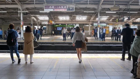View of the train's platform in city center of Tokyo,Japan with many people Stock Footage 119268151