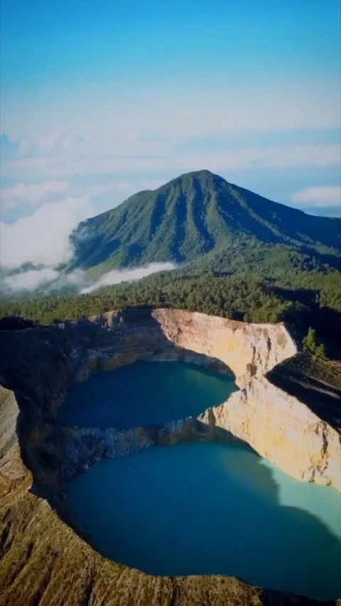 View of two lakes Video stock 203907143