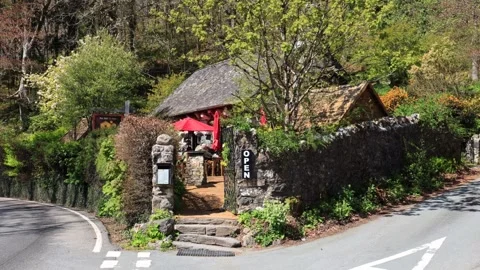 View of the Ty Hyll House, ( The Ugly House ), Betws Y Coed Vídeo Stock 341969890