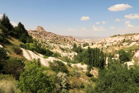 View onto Uchisar with the famous Pigeon Valley, Gvercinlik Vadisi right ne.. Stock-Fotos