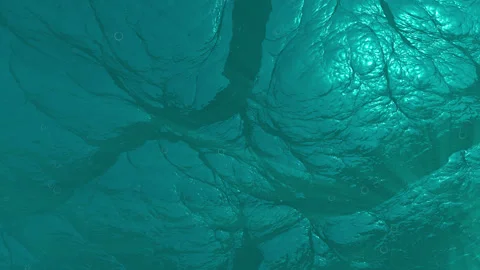 View under the sea with bubbles. underwater view of a choppy turquoise sea Stock-Footage 278453945
