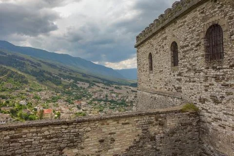View from the upper area of Gjirokaster castle in Albania, and cityscape as Foto stock