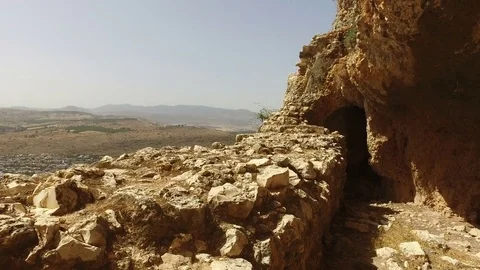 View of Valley Below Mountain Видео 78204710