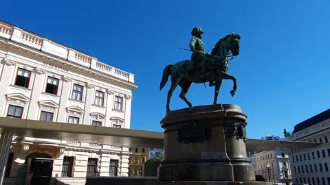 View of Vienna with streets, monuments and houses Stock Footage 138981531
