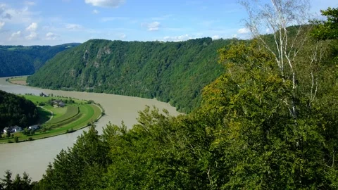 View from viewpoint "schlögener blick" to the danube river in upper austria Stock Footage 138630975