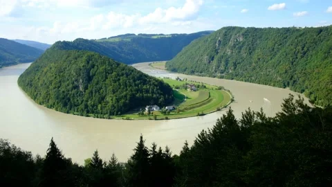 View from viewpoint "schlögener blick" to the danube river in upper austria Stock Footage 138631399
