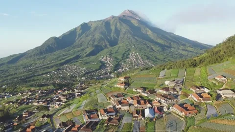 View of the village and Mount Merapi in the morning. 스톡 동영상 291492895