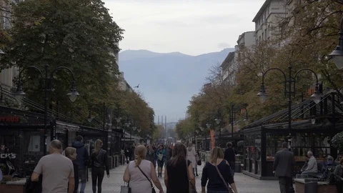 View Of Vitosha Boulevard In Sofia With Many People, Bulgaria Video stock 127168130
