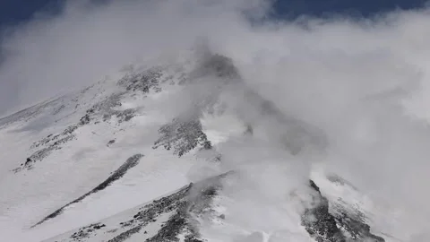View of volcanic steam vents on Mount Asahi, Japan. Vídeos de archivo 343680968