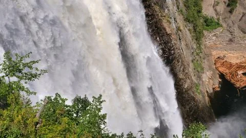 View of water falling from a fall showing water droplets Foto stock