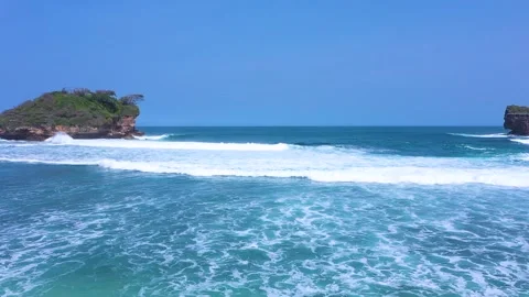 View of the waves on the beach of Watu Karung Pacitan, East Java Stock Footage 148433808