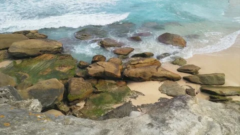 View of waves hitting the coast , near tamarama beach, on a sunny summer day, Stock Footage 86297062