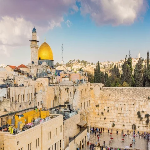 View to Western Wall or Kotel in Jerusalem - Time Lapse, Pan Right Vídeo Stock 69495958