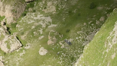 Up view of what is left of the car after accident on platesu Bermamyth. Stock Footage 139719233