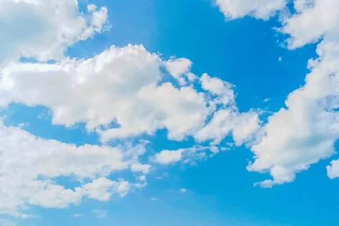 The view of white clouds and a clear and beautiful blue sky Foto stock