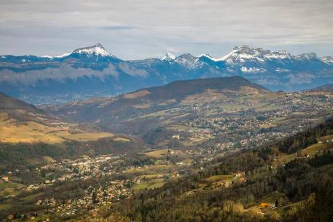 View of the whole Chartreuse mountains range from the Belledonne moutains, Is Stockfoto's