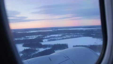 View from window of boundless field during plane taxiing Vidéo 130641910