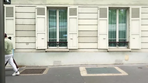 View from the window during a bus ride of Parisian streets, architecture. 库存影片 311941487