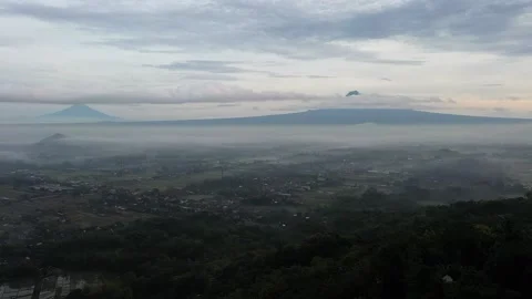 View of Yogyakarta with Merapi Mountain in the background Stock-Footage 235654082
