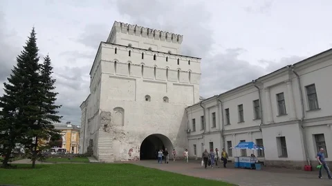 View on the Znamenskaya (Vlasevskaya) tower. Yaroslavl, Russia Stock Footage