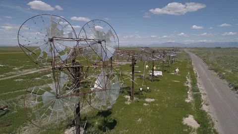 Viewing broken solar panels made for alternative solar energy 스톡 동영상 107943772