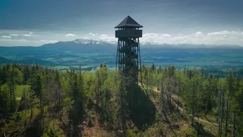 Viewing tower on Luban with a view of the Tatra Mountains - Kluszkowce, Wes.. Stock Footage 274445571