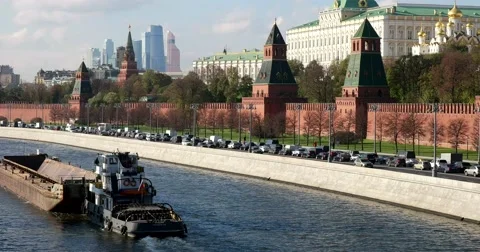 Views of the Architectural ensemble of the Kremlin from the bridge, Video stock 68914249
