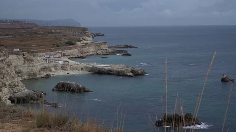 Views from the cliff to the sea Video stock 98028617