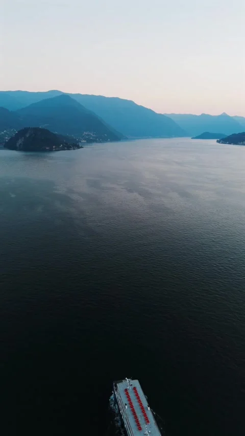 Views of Lake Como Stockbeeldmateriaal 302483641