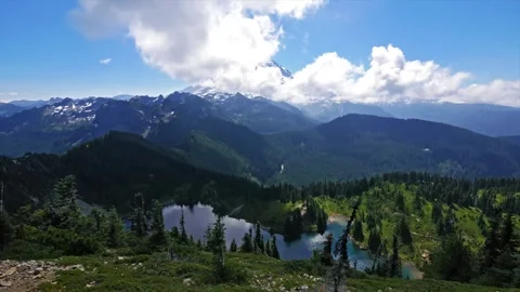 Views of Mount Rainier from Tolmie Peak Trail and Fire Lookout Video stock 332084373