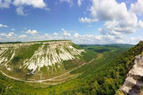 Views of table mountain Besh-Kosh and the valley ashlama-Dere on the Northern Foto stock