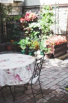 Views of tables in an empty restaurant Fotos de archivo