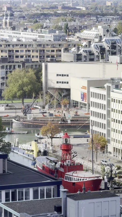 Views of waterfront with heritage ship and buildings 库存影片 341293360