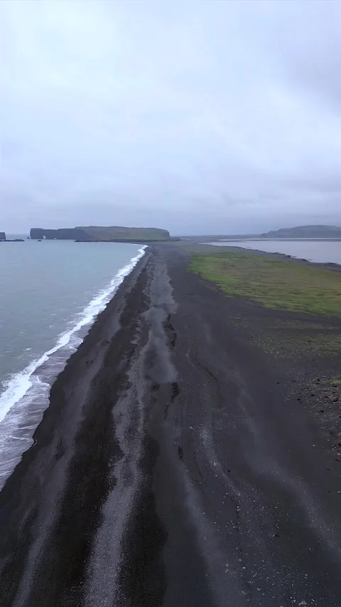 Vik Black beach Iceland Drone Vídeo Stock 282568046