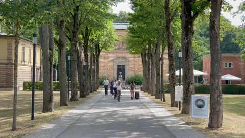 Villa Wahnfried with Tourists 動画素材 201933360