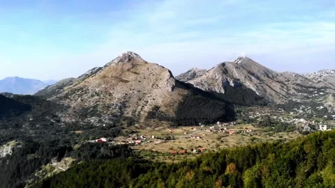 Village at mountain 스톡 동영상 183376391