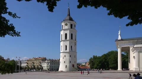 Vilnius cityscape, Cathedral Square, Cathedral Basilica and Belfry, Lithuania. Stock-Footage 40349964