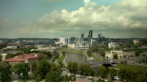 Vilnius cityscape with river Neris – wide shot Vídeo Stock 80741490