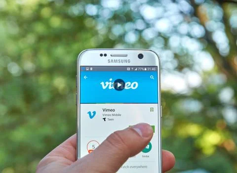 Vimeo application on Samsung S7 写真素材