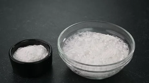 Vinegar and baking soda 動画素材 304537459