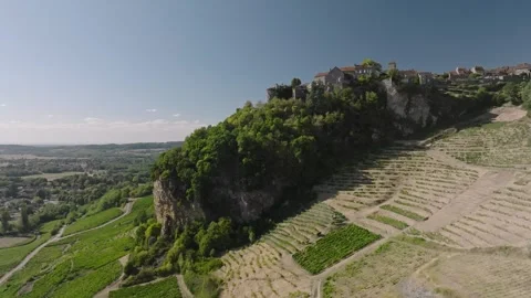 Vineyard view of Chateau Chalon perched village on a rocky cliff, Jura, Franc Stock Footage 341881919
